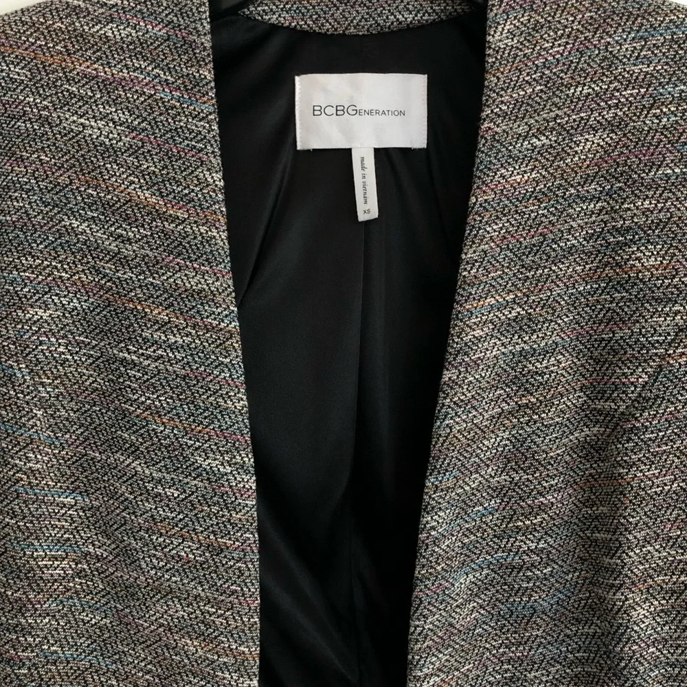 BCBG Open Front Essential Blazer - Picture 2 of 4